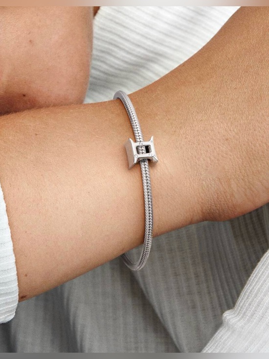 Pandora Jewelry - Sparkling Gemini Zodiac Charm
Sterling silver